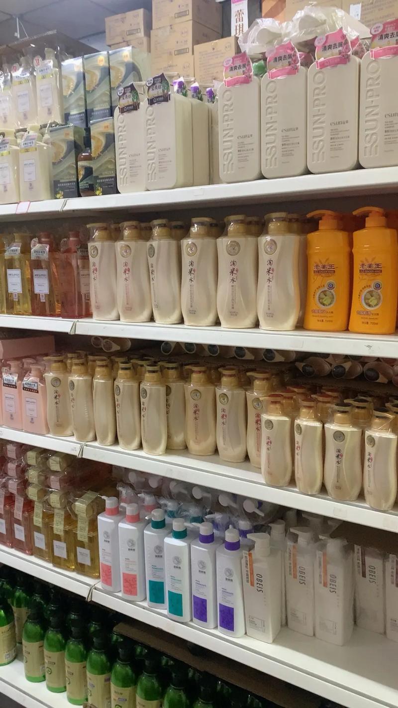 曉航化妝品批發 誠信經營，質量第一，歡迎新老客戶光臨